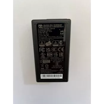 PoE-Adapter Cambium Networks N000900L001D — Gigabit Ethernet, 30 V PoE, 15 W Ausgang, 90–264 V AC Eingang