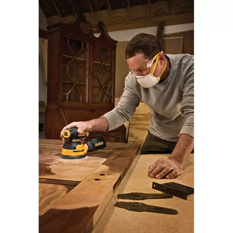 Exzenterschleifer DeWalt DWE6423-QS, 280 W, 8.000–12.000 OPM, 2,6 mm Schleifhub, 1,28 kg
