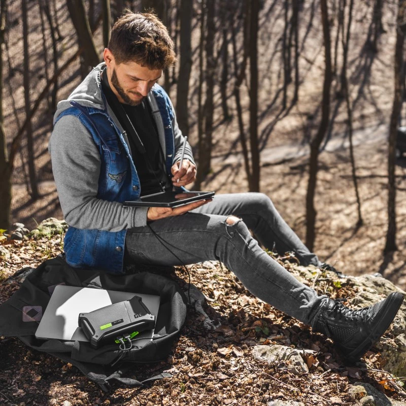 Powerbank Green Cell CJSGC01 — 16000 mAh LiPo, USB-C PD 60 W, QC 3.0, 80 W Gesamtausgang, IP64, integrierte Anzeige & Taschenlampe, USB-C + 2x USB-A, 12 V Ausgang