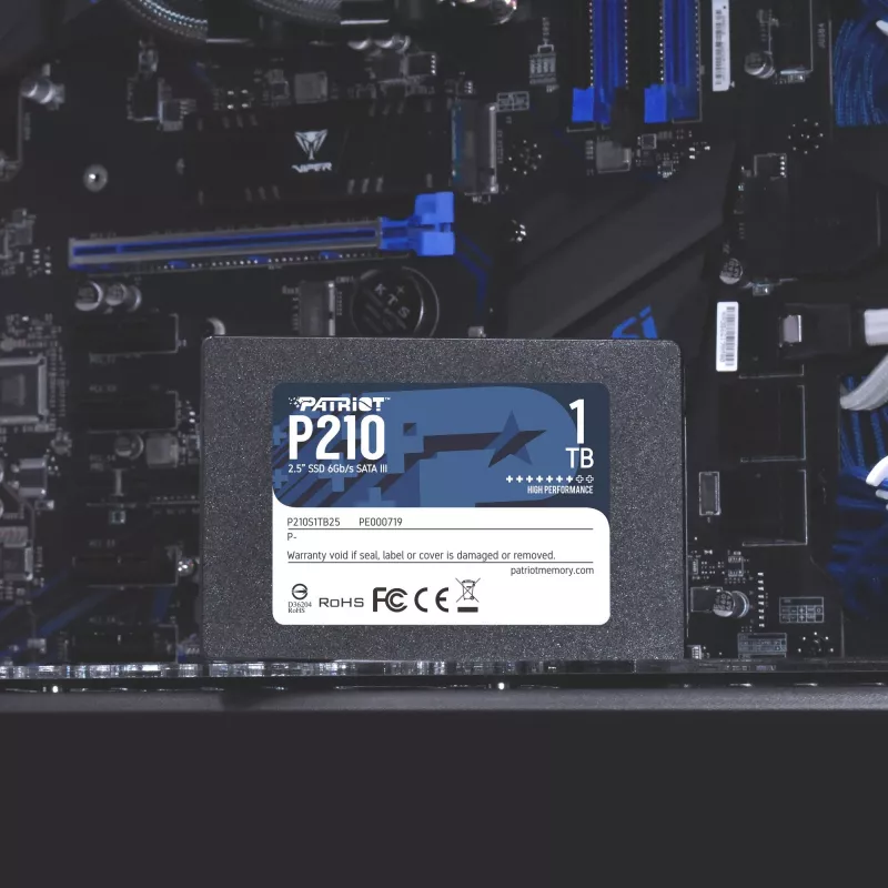 2,5 Zoll SATA III SSD PATRIOT P210 1 TB – 500 MB/s Lesen, 400 MB/s Schreiben, 7 mm Höhe