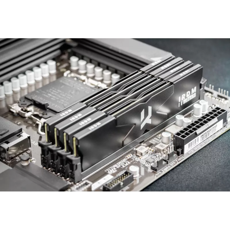 Memory DDR5 IRDM 32GB(2*16GB)/8000 CL36 schwarz