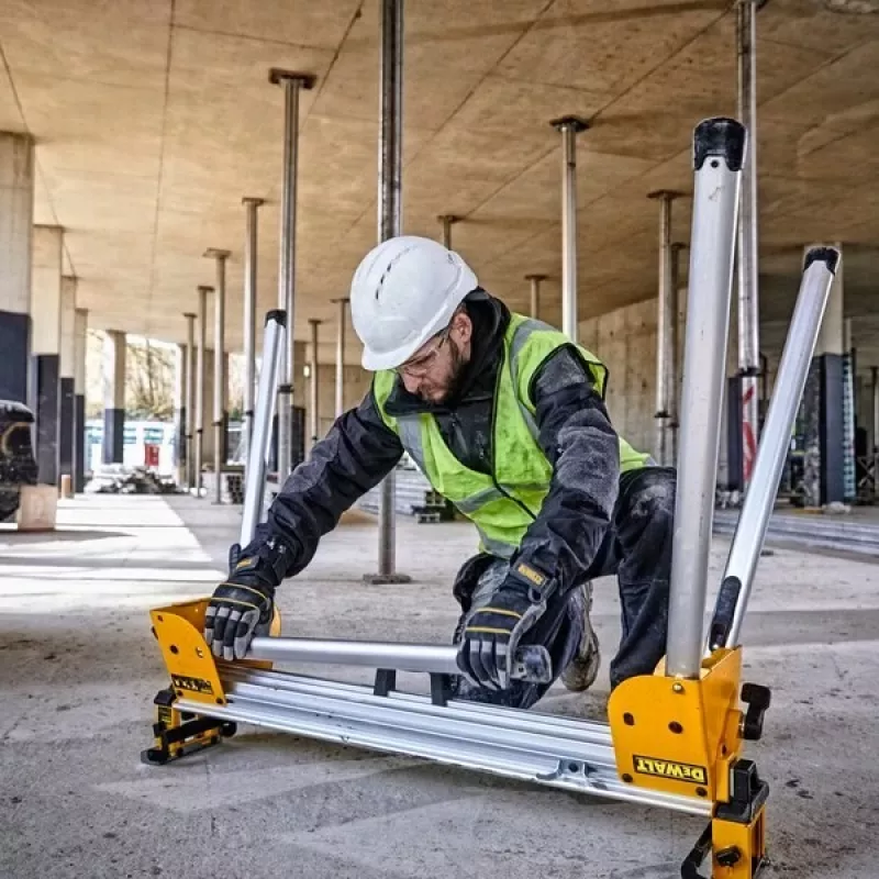 Kapp- und Gehrungssägenständer DeWalt DE7033 — klappbarer Aluminiumständer, 4 Beine, ausziehbar bis 2,5 m, Tragfähigkeit 227 kg, 16 kg