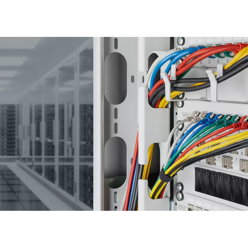 schlank-Patchkabel DIGITUS CAT6A F-FTP, 7 m, grau, RJ-45–RJ-45, 10 Gbit/s