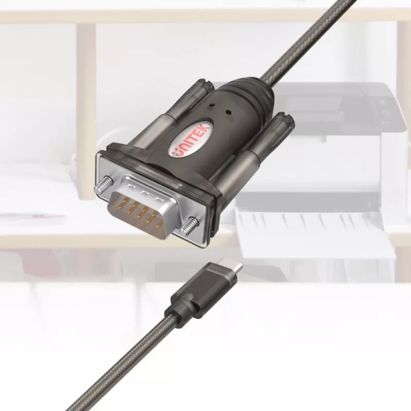 Serielles Kabel Unitek Y-1105K – 1,5 m schwarz, DB-9 Stecker auf DB-9 Stecker