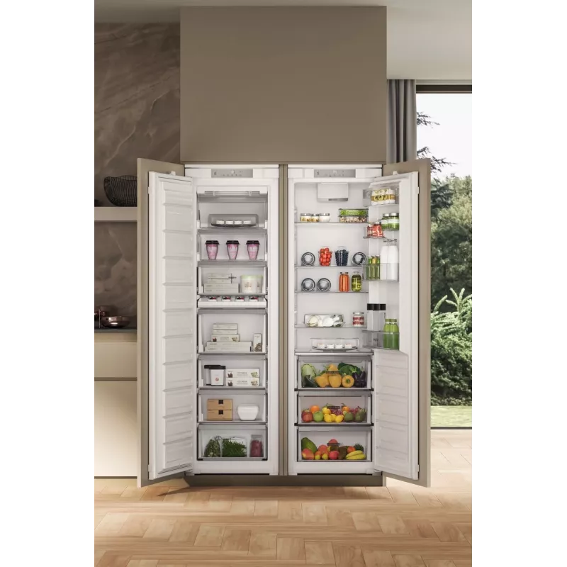 Whirlpool Kühlschrank | WHSD18A013D1 | Energieeffizienzklasse E | Einbau | Kühlschrank ohne Gefrierfach | Höhe 177 cm | Kühlvolumen netto 306 L | Display | 30 dB | Edelstahl