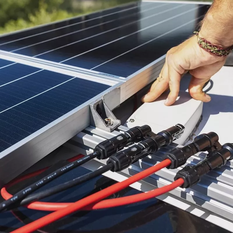 Solarsteckverbinder QOLTEC MC4 1500V 30A – Photovoltaik-Kabelsteckverbinder für den Außenbereich