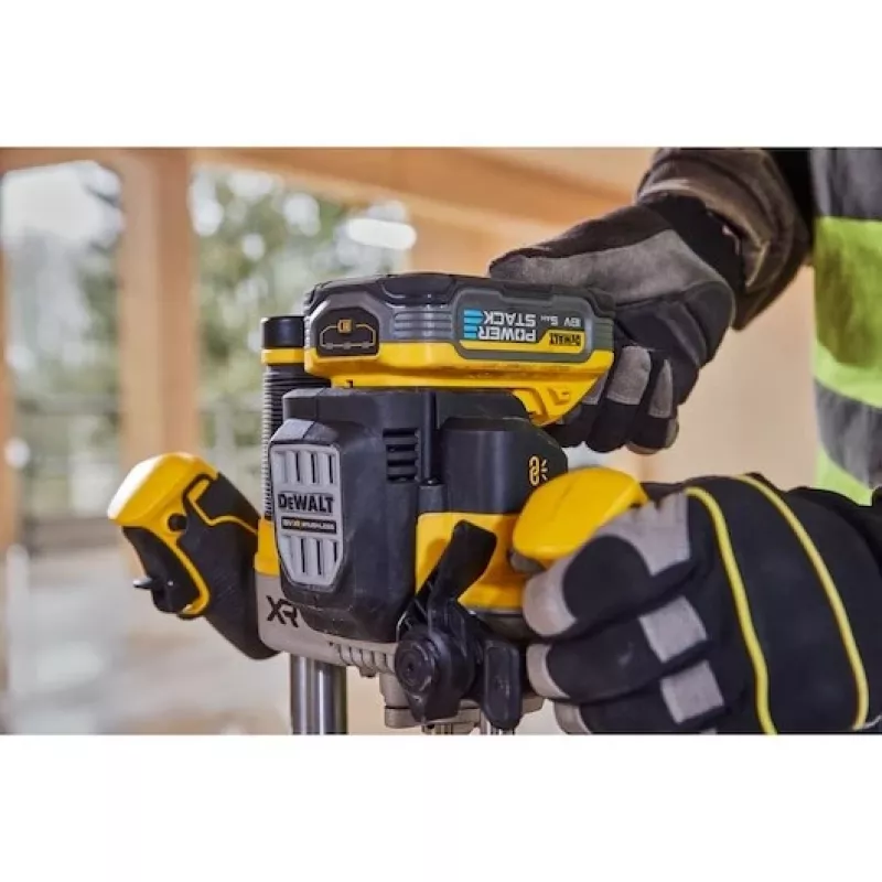 Tauchfräse DeWalt DCW620NT-XJ, bürstenloser Akku, 18V, 1600W Leistung, 11–23k U/min, 12,7 mm Spannzange, Staubabsaugung, LED, 3,6 kg, Koffer