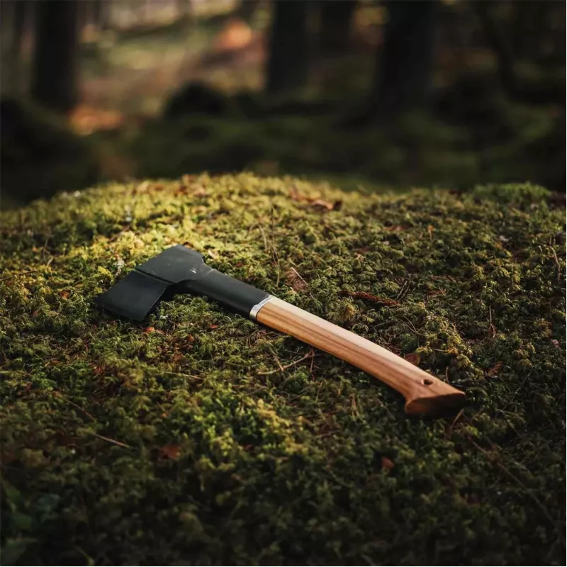 Fiskars Universal AX N10 1051143 – leichte, langlebige Axt, Modell 1051143