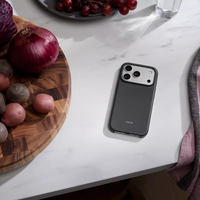Beats iPhone 17 Pro Hülle mit MagSafe und Kamerasteuerung - Granitgrau