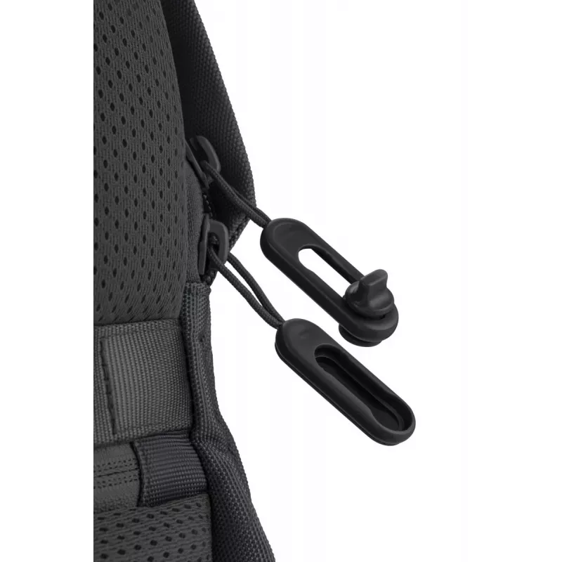 Freizeitrucksack XDDESIGN Bobby Soft mit 15,6-Zoll-Notebookfach, 16 l, PET, schwarz