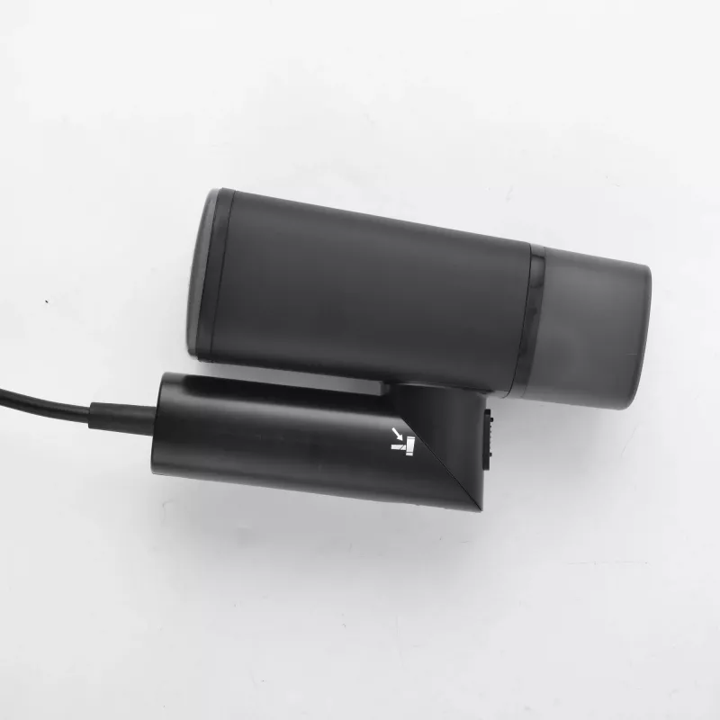 Dampfbügeleisen SEVERIN DG 3282 — 1400 W, 0,13 l Wassertank, Vertikaldampf, 1,8 m Kabel, schwarz