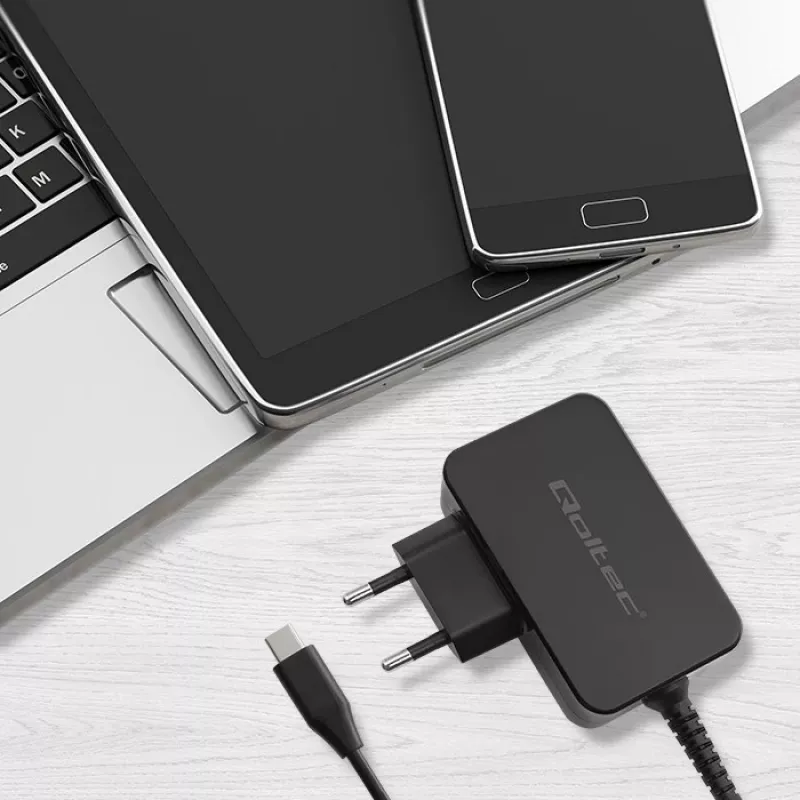 Qoltec 52386 GaN POWER PRO Ladegerät | 1xUSB-C | 65W | 5-20V | 3-3,25A | Schwarz