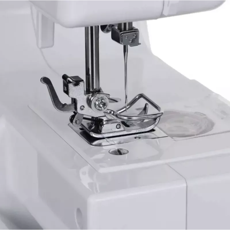 Halbautomatische Nähmaschine SINGER M1005 — 11 Stiche, 4 mm Stichbreite, obenliegender Spulenträger, Freiarm, 2,5 kg