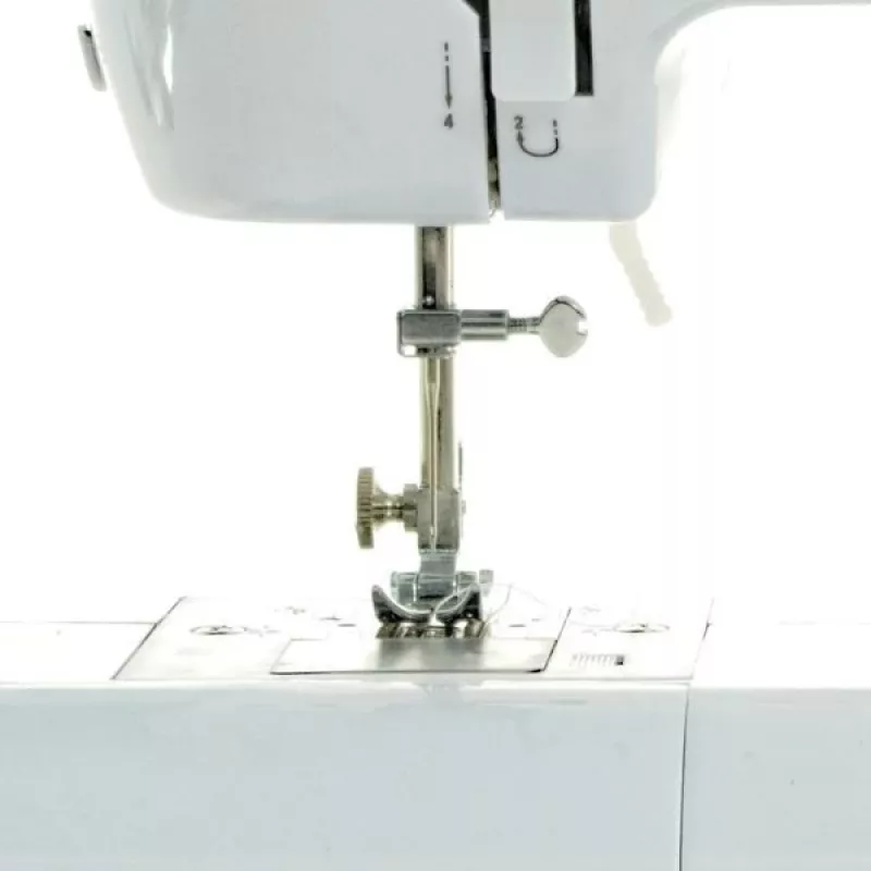Mechanische Nähmaschine Lucznik Lena 2019 — einfaches mechanisches Modell, 16 Programme, 24 W, Freiarm, 4-Schritt-Knopfloch