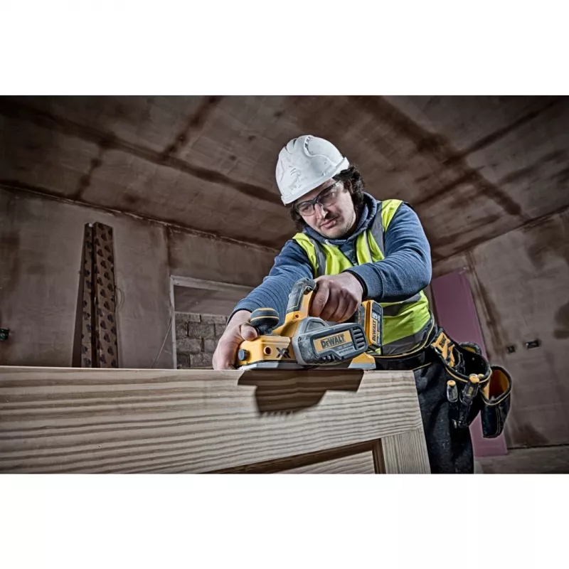Handhobel DeWALT DCP580N-XJ — kabellos Li-Ion, 82 mm Hobelbreite, 15.000 U/min, 2,5 kg