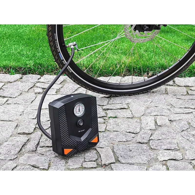 Tragbare Luftpumpe TRACER RES-03ML 12V 150 PSI — Autoreifenfüller, 12 V Stromversorgung