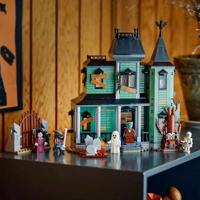 Konstruktionsspielzeug LEGO Creator 3-in-1 Spukhaus Modell 31167 – 736 Teile, 3 Modelle, 5 Minifiguren