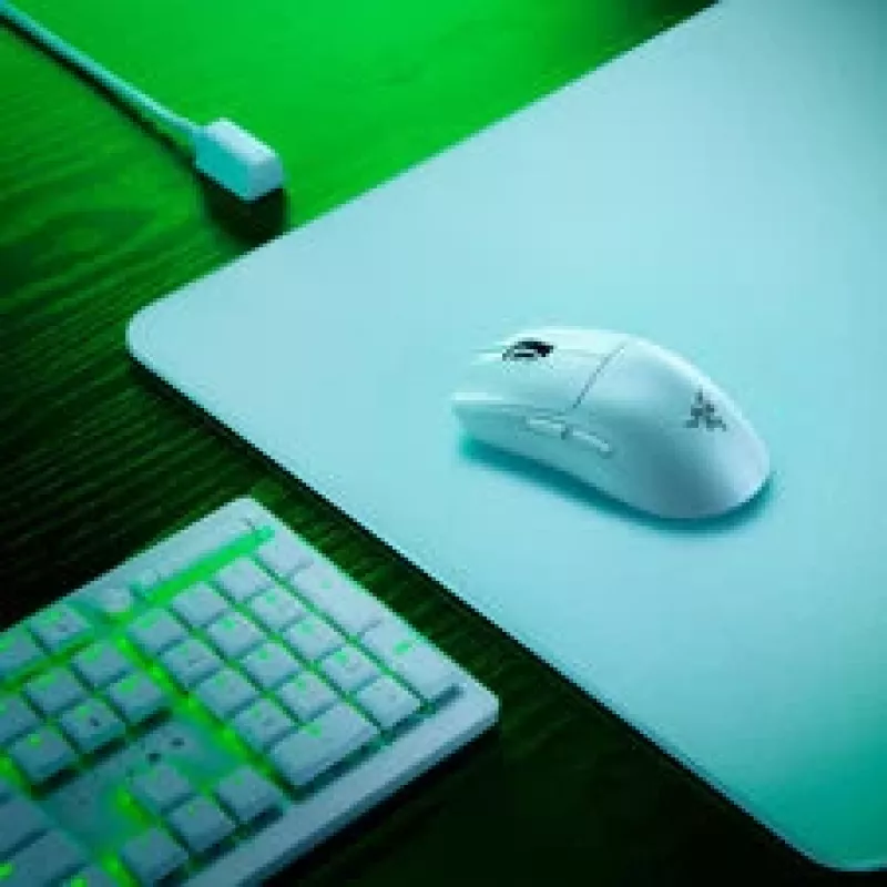 Gaming-Maus und Mauspad Bundle Razer Viper V3 Pro + Gigantus M — Weiß