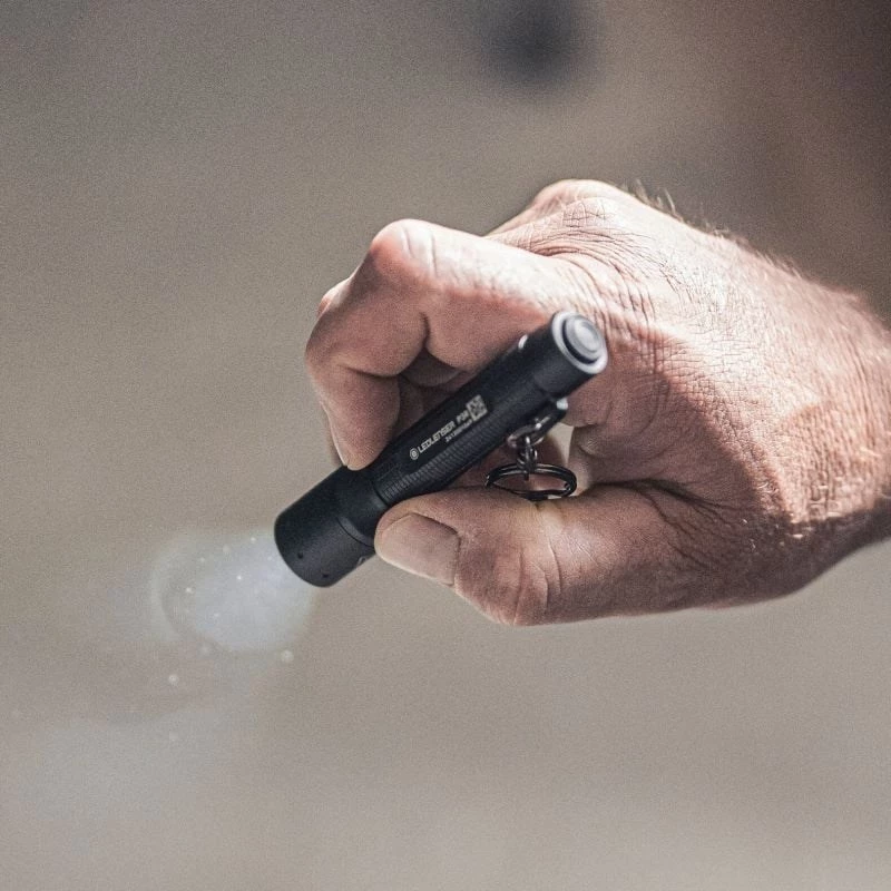 Taschenlampe Ledlenser P3R Schwarz — wiederaufladbare kompakte LED-Schlüsselanhängerleuchte