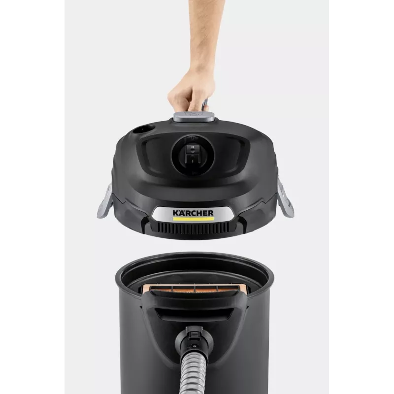 Trockensauger Karcher AD 4 Premium — 17 l, 600 W, beutellos, Metallschlauch, Chromrohr