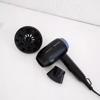 Haartrockner Taurus Studio Glow 1500 — 1400 W, 3 Heizstufen, 2 Geschwindigkeiten, faltbar, aufhängbar, schwarz