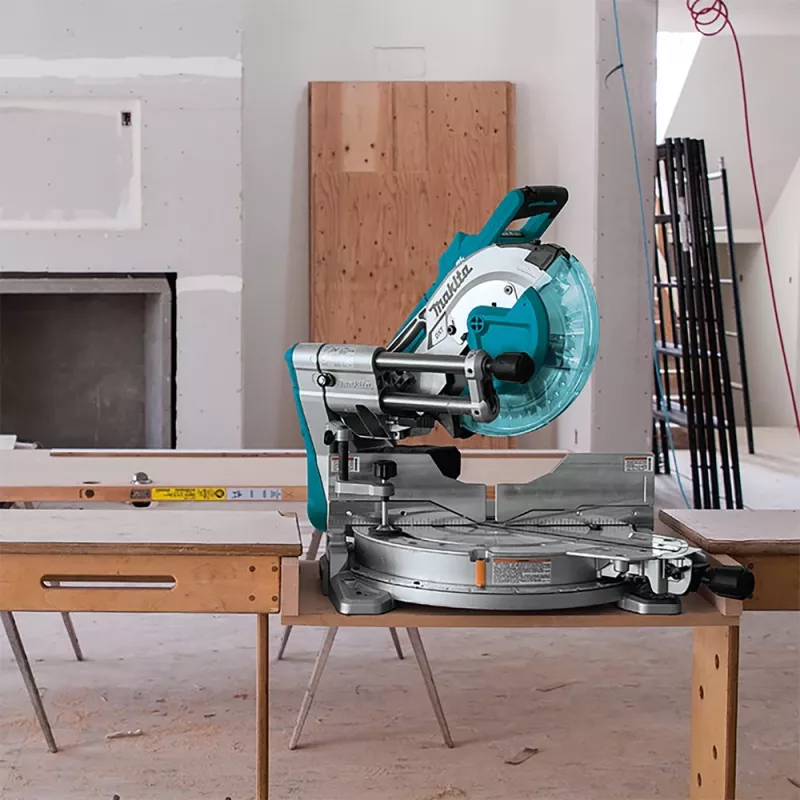 Makita DLS211ZU Kappsäge 4400 U/min