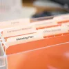 Authentische DYMO D1 Etiketten | Schwarzer Druck auf transparenter Folie | 9 mm x 7 m | Selbstklebende Etiketten für LabelManager Etikettendrucker | Hergestellt in Europa