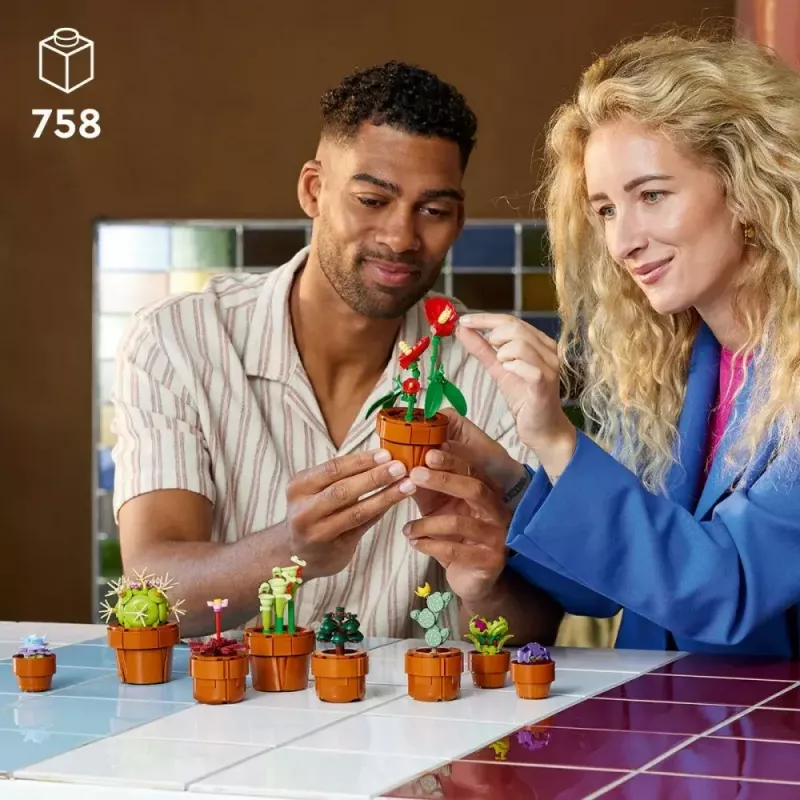 LEGO Icons Mini Pflanzen Set 10329 — 9 baubare kleine Pflanzenmodelle, 758 Teile, ab 18 Jahren