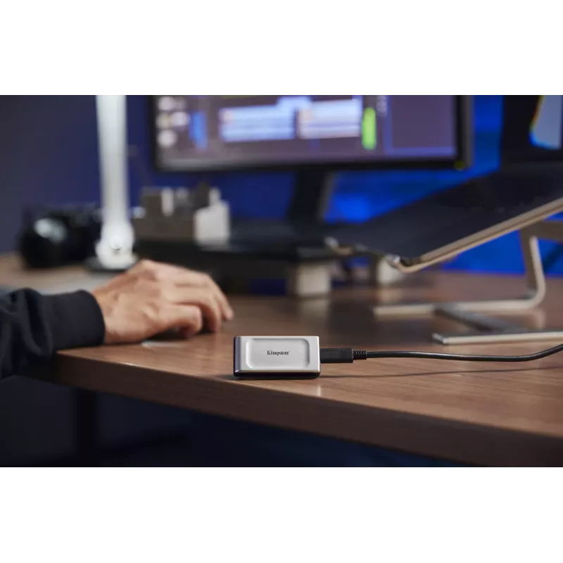 Kingston Technology 2000G PORTABLE SSD XS2000, 2 TB, USB Type-C, 3.2 Gen 2 (3.1 Gen 2), 2000 MB/s, Schwarz, Silber