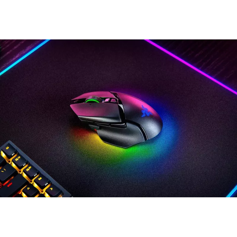 RAZER Basilisk V3 Pro – Anpassbare kabellose Gaming-Maus mit Razer HyperScroll-Neigungsrad