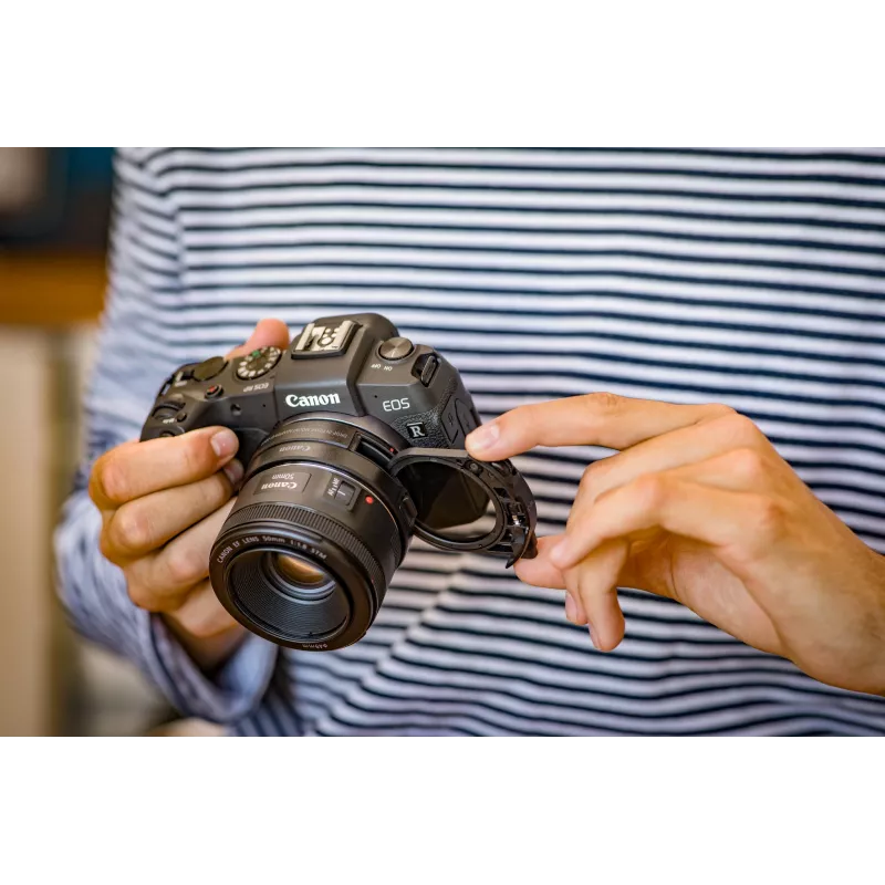 Canon EOS RP MILC Body 26.2 MP CMOS 6240 x 4160 Pixel Schwarz