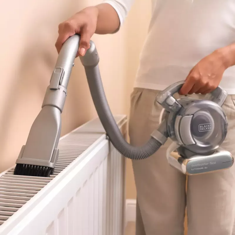 Handstaubsauger Schwarz & Decker PD1820L-QW — 18V Li‑Ion, 1,5Ah, 0,56L beutellos, 15 Min. Laufzeit