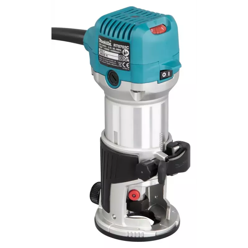Makita RT0702CX2J Oberfräse — 710 W, 10.000–34.000 U/min, 8 mm Spannzange, 0–40 mm Tiefe, 1,8 kg