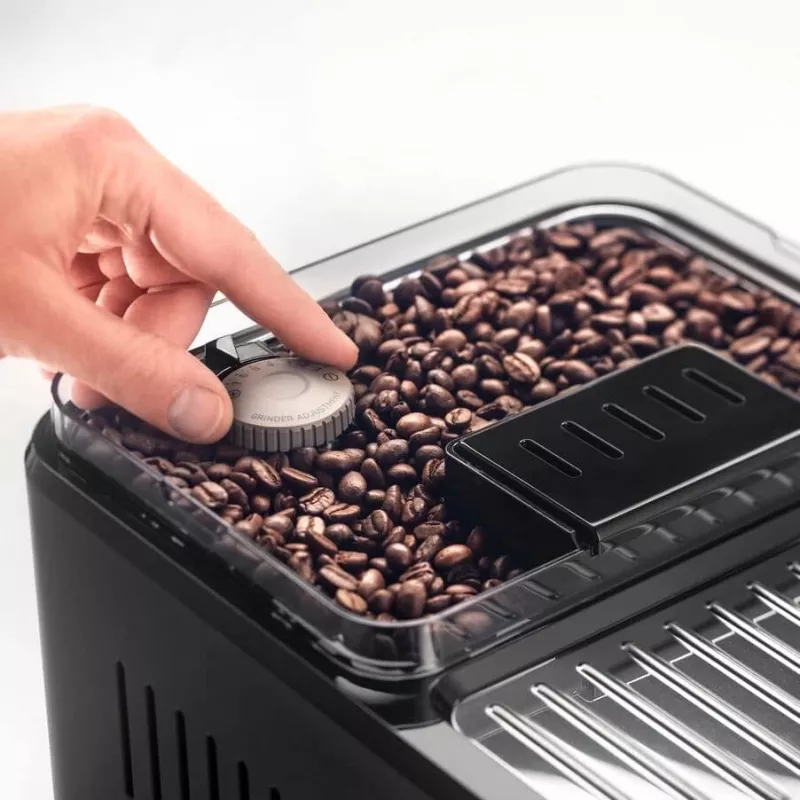 Espressomaschine De’Longhi ECAM450.65.S — vollautomatisch, 1,8 L Wassertank, 300 g Bohnenbehälter, 19 bar, integriertes Mahlwerk, Wi‑Fi, TFT-Display