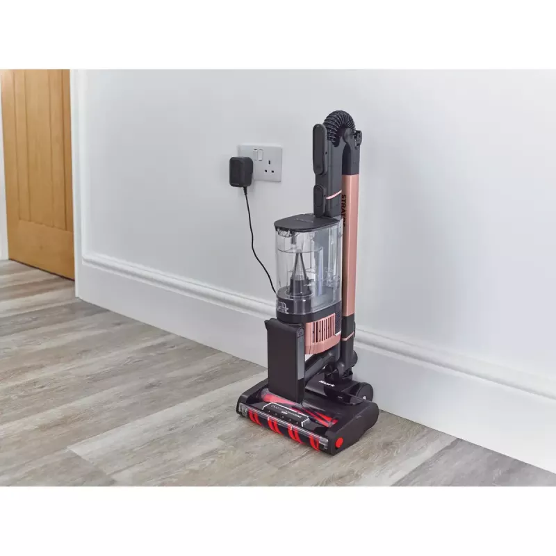 2-in-1-Stabstaubsauger Shark Stratos, beutellos, batteriebetrieben, 60 Min. Laufzeit, motorisierte Bürste, Fugendüse, Ladestation