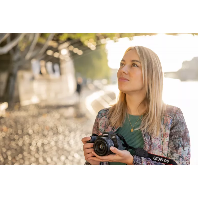 Canon EOS R8, 24,2 MP, 6000 x 4000 Pixel, CMOS, 4K Ultra HD, Touchscreen, Schwarz