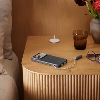 APPLE Beats iPhone 17 Pro – Kickstand-Hülle mit MagSafe und Kamerasteuerung – Granitgrau