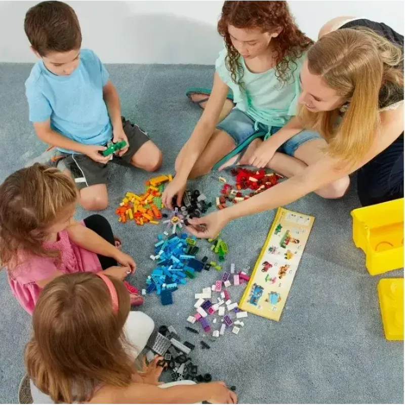 Bauset LEGO Classic 10698 — 790 Teile, mehrfarbig, 33 Farben, inklusive grüner Grundplatten und Zubehör