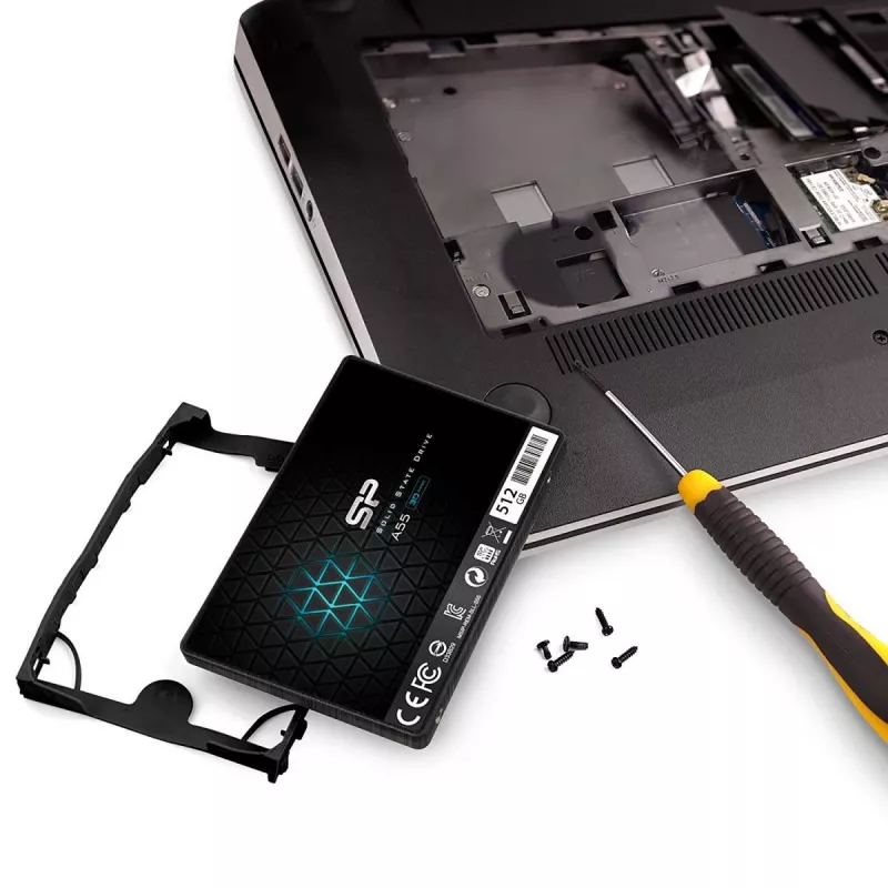 2.5 Zoll SATA III SSD Silicon Power Ace A55 — 512 GB, 3D TLC, bis zu 560/530 MB/s, 7 mm, Schwarz
