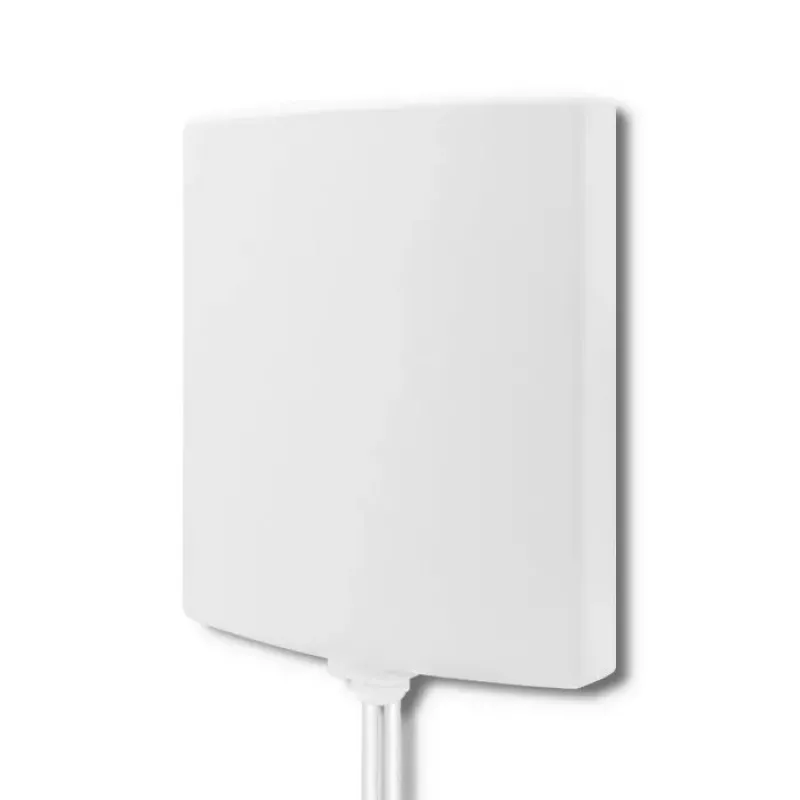 Outdoor-Richtantenne 5G LTE QOLTEC 57022 — 14 dBi, 700–3800 MHz, 50 Ω, Kupfergehäuse
