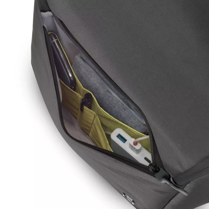 DICOTA Eco Motion - 13 - 15,6 Zoll Notebook-Rucksack - Schwarz / 600d Rpet Polyester