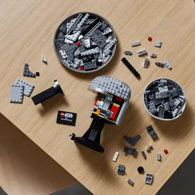 Bauspielzeug LEGO Mandalorian Helm 75328 — Star Wars Ausstellungsmodell, Sammlerstück zum Bauen, 584 Teile, Alter 18+