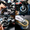LEGO Technic Motorradmodell BMW M1000RR 42130 mit detailliertem Motor und funktionierender Federung