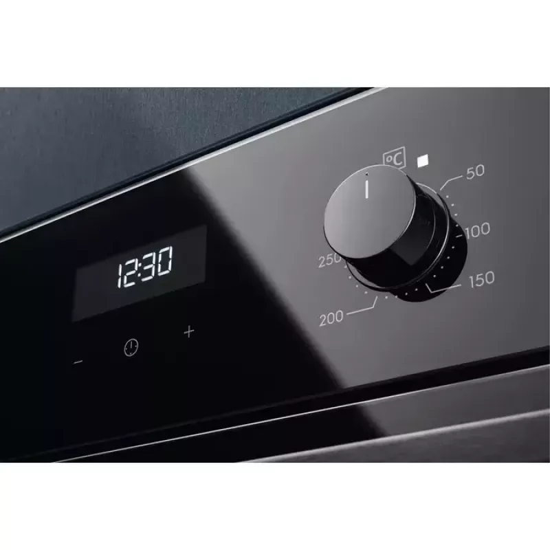 Einbau-Elektrobackofen Electrolux EOF5C50BZ, 65 L, katalytische Reinigung, 8 Programme, Klasse A, schwarz