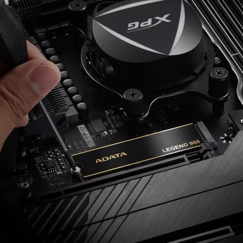 SSD ADATA LEGEND 960 M.2 NVMe 2 TB PCIe 4.0, Lesen 7400 MB/s, Schreiben 6800 MB/s, 3D NAND, Kühlkörper