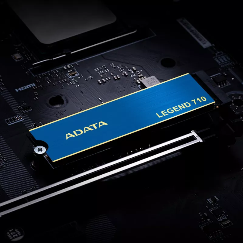 SSD M.2 ADATA LEGEND 710 256 GB — PCIe 3.0 NVMe, Lesen 2100 MB/s, Schreiben 1000 MB/s