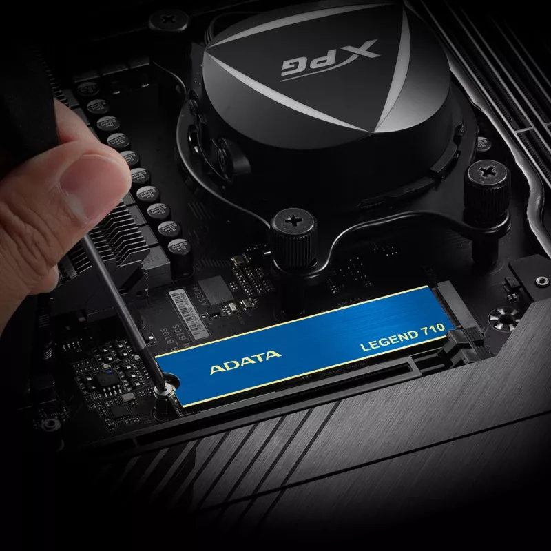 SSD M.2 ADATA LEGEND 710 256 GB — PCIe 3.0 NVMe, Lesen 2100 MB/s, Schreiben 1000 MB/s