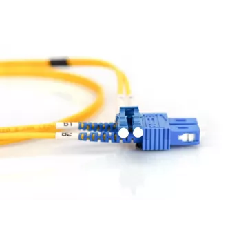DIGITUS Glasfaser-Patchkabel, LC auf SC OS2, Singlemode 9/125 µm, Duplex, Länge 1 m