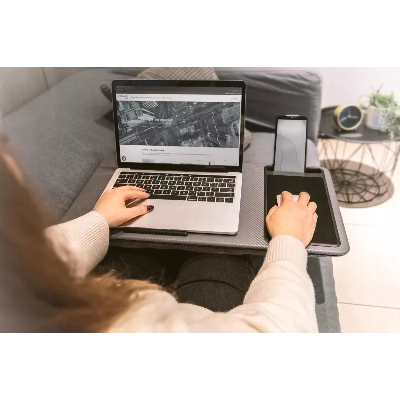 DIGITUS Notebook Desk bis 17 Zoll mobiler Steckplatz, Mauspad