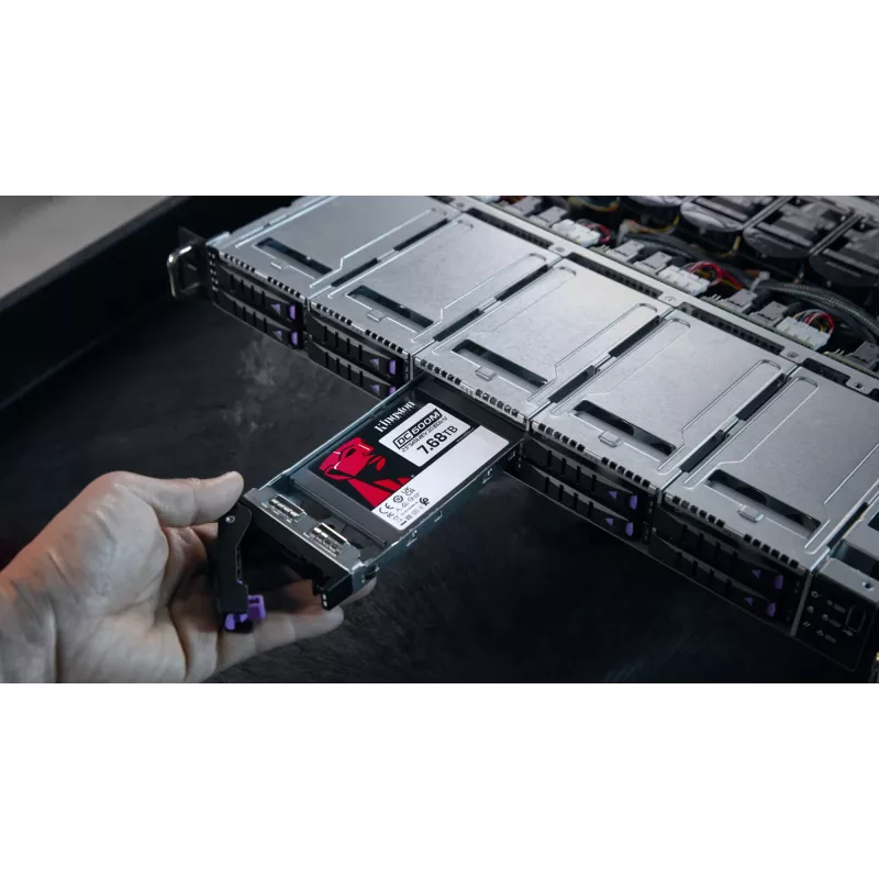 SSD-Festplatte Kingston Technology 7680G 7,68 TB 2,5 Zoll SATA SEDC600M/7680G